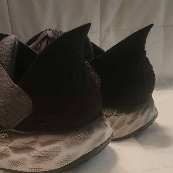 New Balance Gray/Black Fresh Foam 1080 Sneakers - Picture 4 of 9